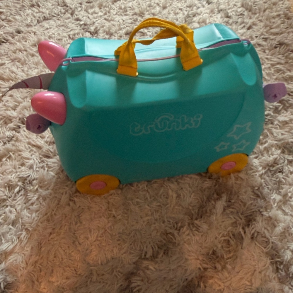 SOLD ELSEWHERE Teal Unicorn Trunki Ride-On Suitcase for Kids